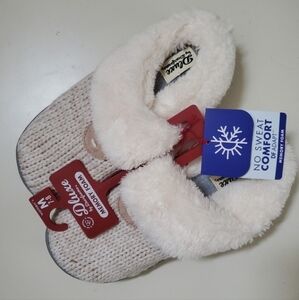 Dearfoams Dluxe neutral knit slippers